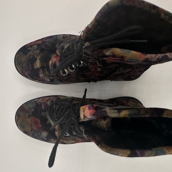 Madden Girl Floral Combat Moto Boots Size 12 - Picture 2 of 9